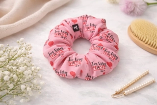 Scrunchie saténová -valentýn nápisy
