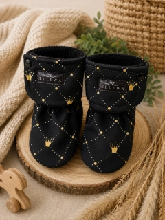 Capáčky softshell/fleece-zlaté korunky na černé